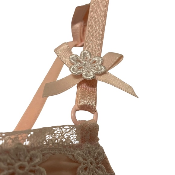 Victoria's Secret Angels Satin Pink Lace Feminine Lingerie Bra Size 34C - Picture 3 of 9